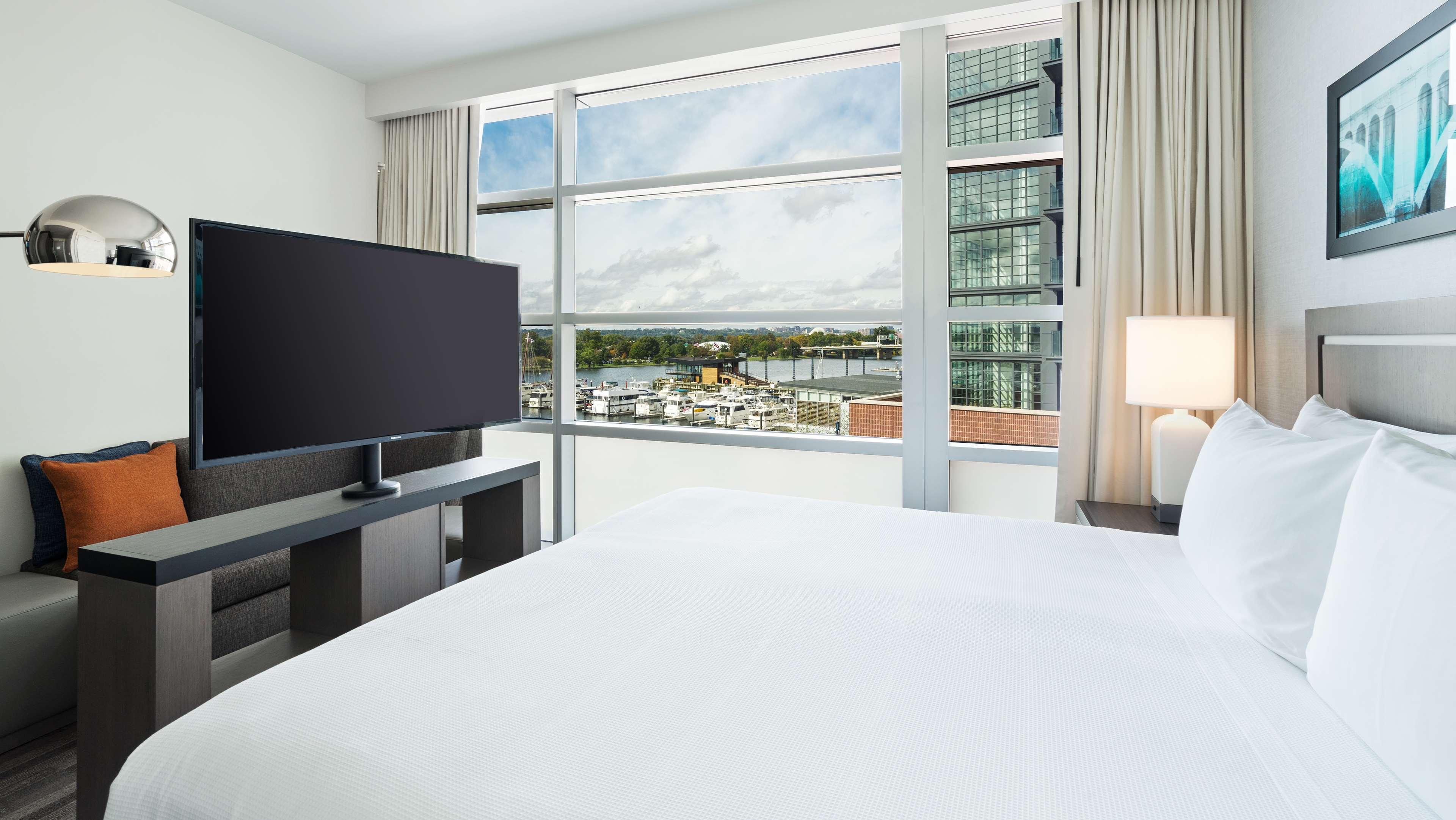 Hyatt House Washington Dc/The Wharf Hotel Exterior photo